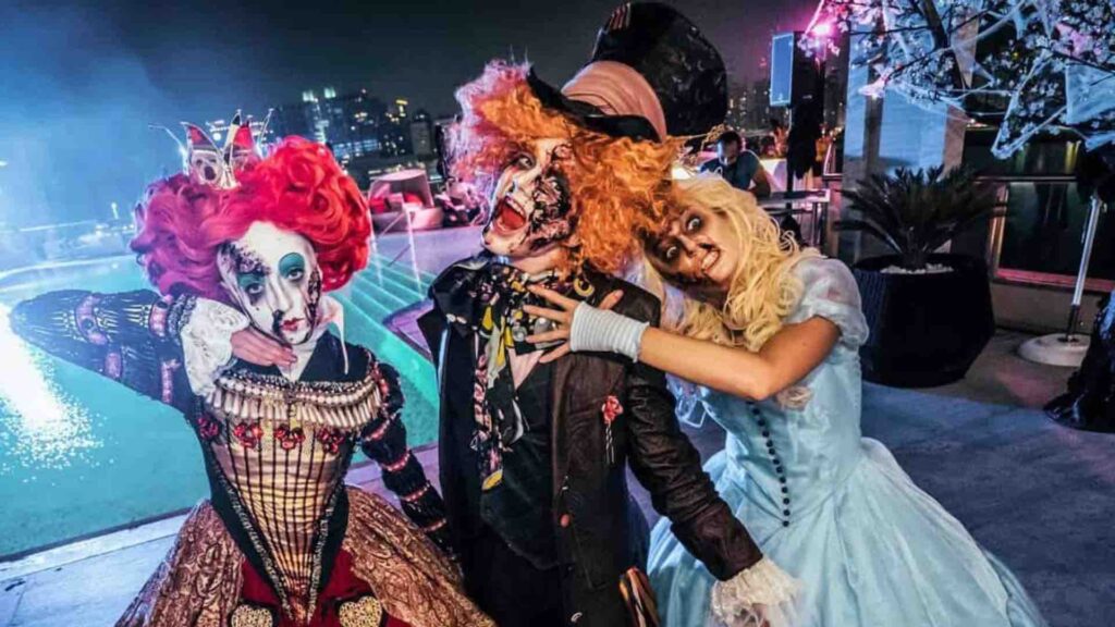 Halloween walkabout entertainment for corporate events 