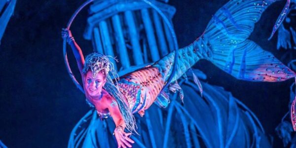 Ocean-Themed-Mermaid-For-Events