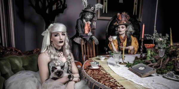 Alice-Walkabout-Halloween-Entertainers
