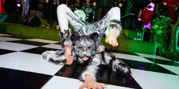 Cheshire-Cat-Contortionist