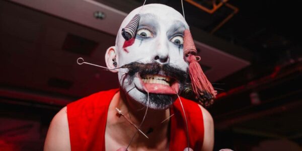 Circus-Freak-Show-Entertainer-At-Event