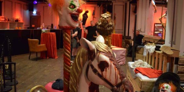 Clown-And-Horse-Prop