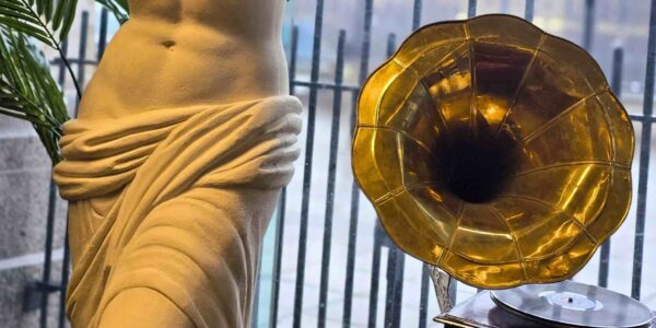 Gramophone-And-Sculpture-Props