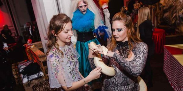 Guest-Interacting-With-Snake-Charmer