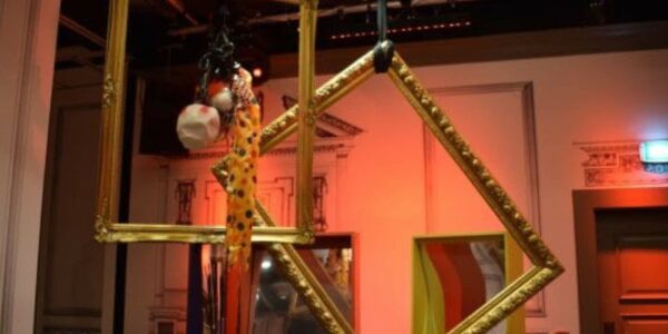 Hanging-Prop-Elements