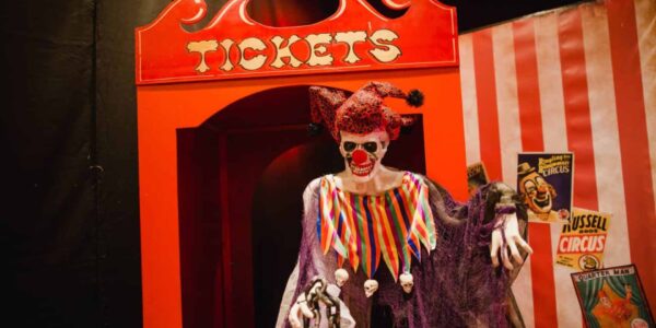 Immersive-Circus-Halloween-Theming