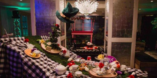 Mad-Alice-In-Wonderland-Theme