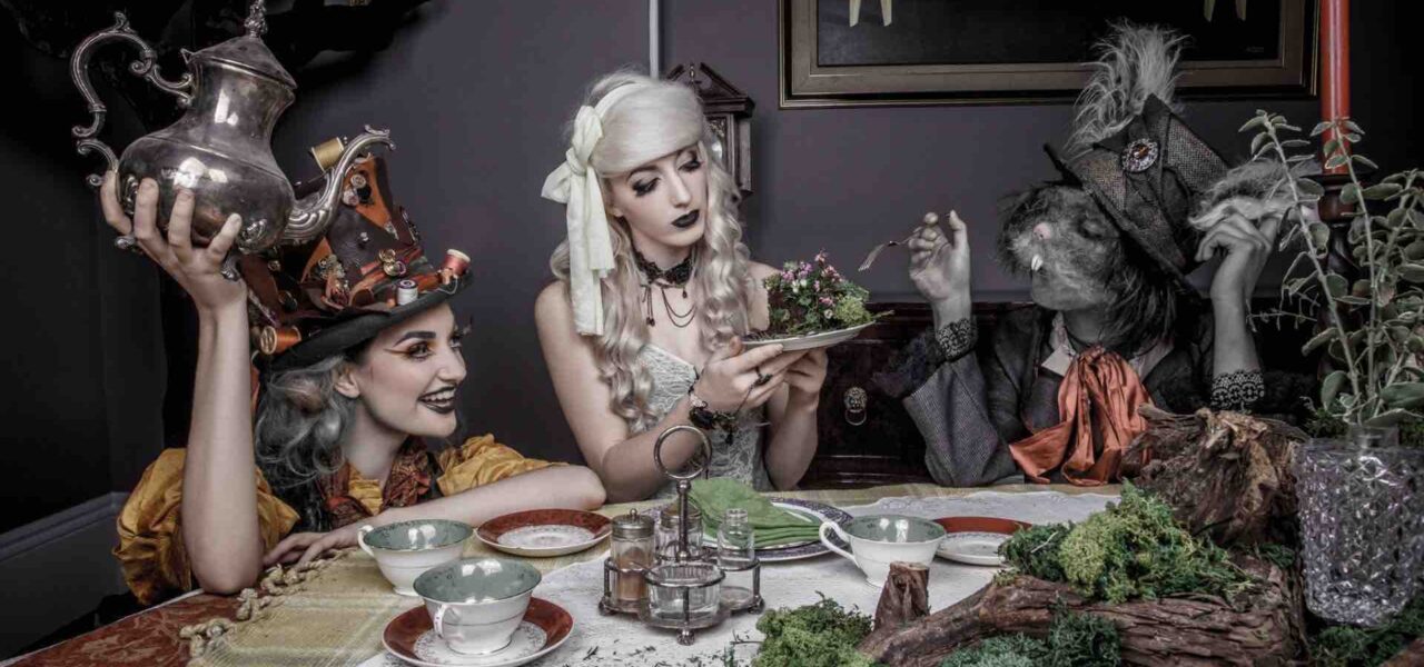 Twisted-Alice-In-Wonderland-Character-Performers
