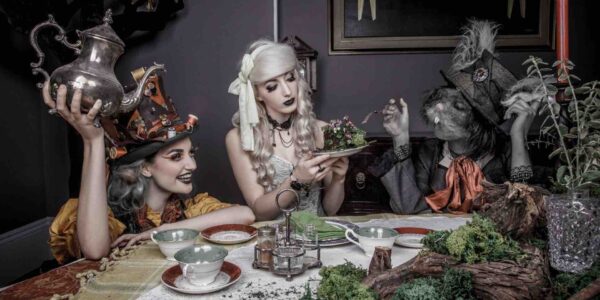 Twisted-Alice-In-Wonderland-Character-Performers