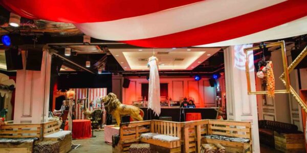 Twisted-Circus-Theming-Set-Up