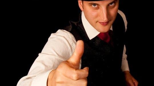 Unique-Victorian-Themed-Magician