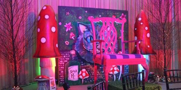Alice-In-Wonderland-Backdrop-And-Props