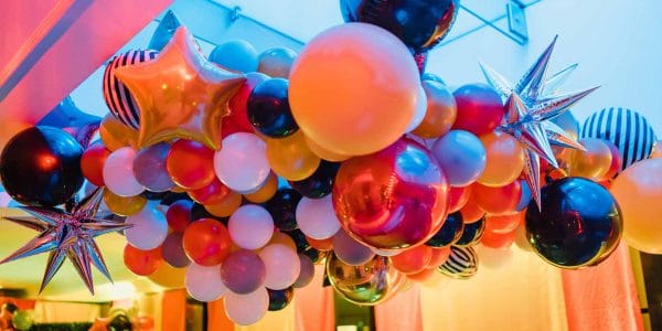 Floating-Circus-Balloon-Bar