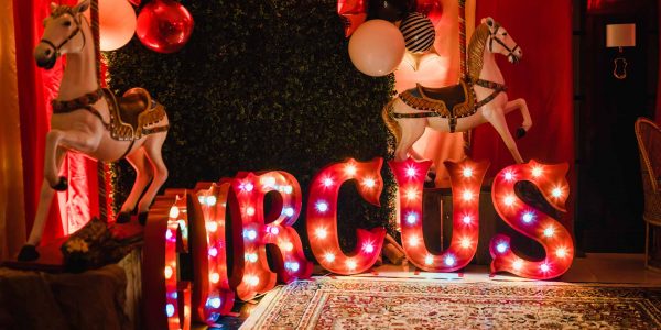 LED-Circus-Letter-Decorations
