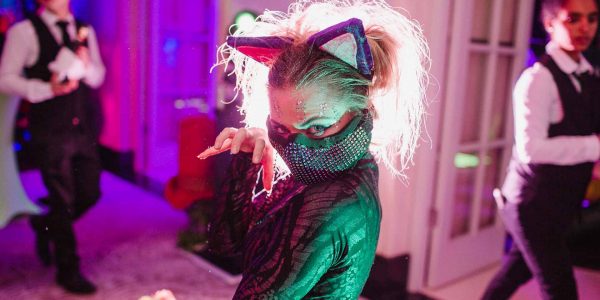 Twisted-Alice-In-Wonderland-Cat-Contortionist