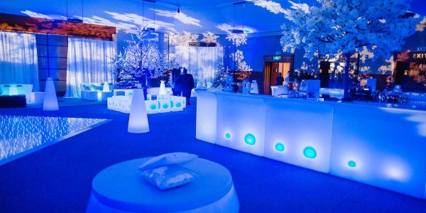 Winter-Wonderland-Themed-Bar-Hire