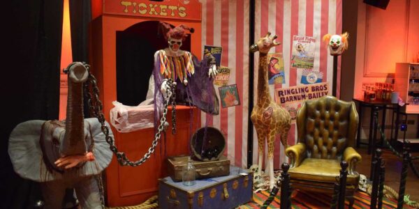 Circus-Themed-Props-Decorating-Venue-For-Halloween