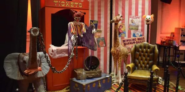 Circus-Themed-Props-Decorating-Venue-For-Halloween