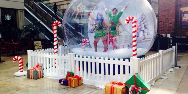 Classic-Christmas-Party-Snow-Globe-Photo-Booth