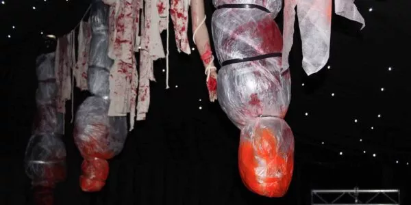 Fake-Dead-Bodies-Halloween-Props-For-Scare-Attraction