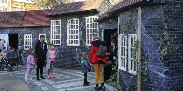 Families-Exploring-Halloween-Themed-Immersive-Experience