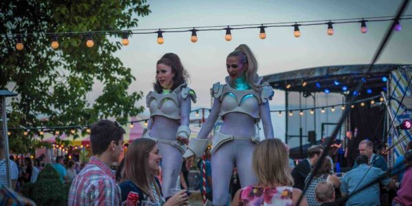 Glow-Themed-Festival-Stilt-Walkers