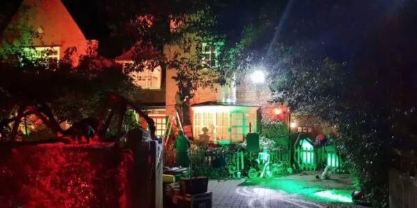 Halloween-Themed-Decorations-Outside-House