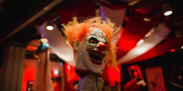 Impailed-Clown-Head-Halloween-Event-Decoration-Hire