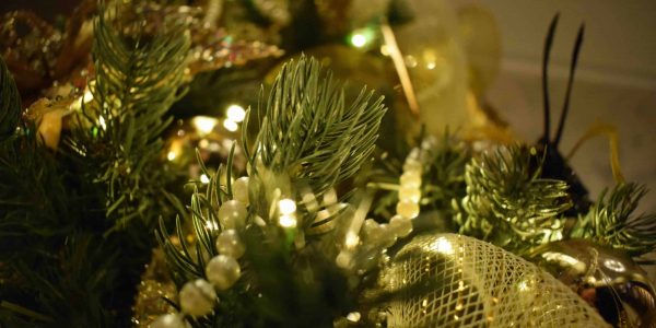 Luxury-Traditional-Christmas-Tree-Decorations