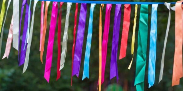 Multi-Coloured-Festival-Streamers-Decor