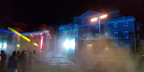 Netflix-Turn-Up-Charlie-Festival-Set-Design