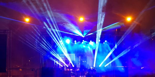 Netflix-Turn-Up-Charlie-Festival-Stage