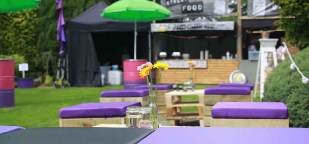 Outdoor-Pallet-Furniture-For-Festival-Guests
