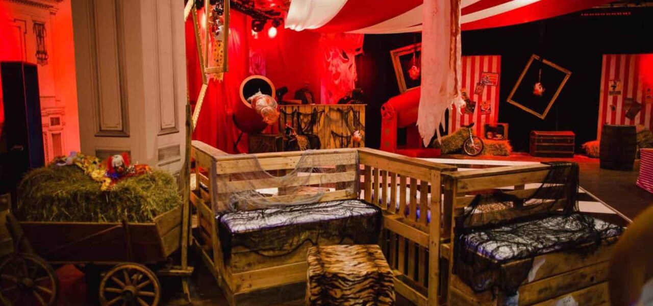 Seating-Area-Decorated-To-Fit-Twisted-Circus-Halloween-Theme