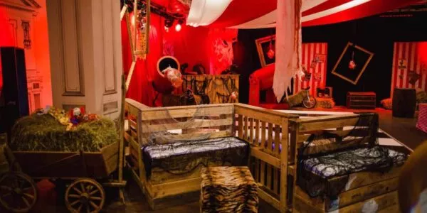 Seating-Area-Decorated-To-Fit-Twisted-Circus-Halloween-Theme