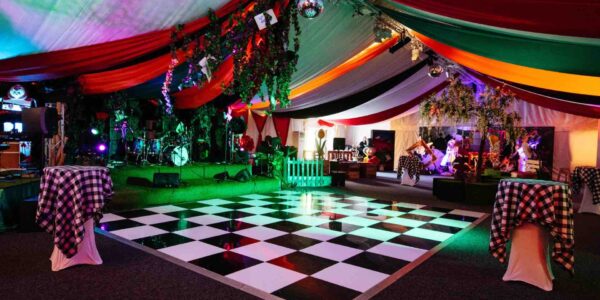 Twisted-Alice-Themed-Venue-Dressing