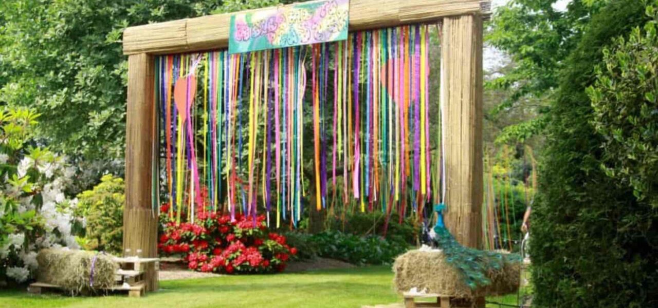 Woodstock-Themed-Festival-Entrance