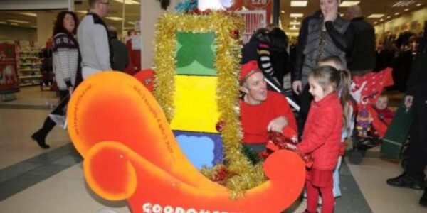 Interactive-Elves-For-Walkabout-Entertainment