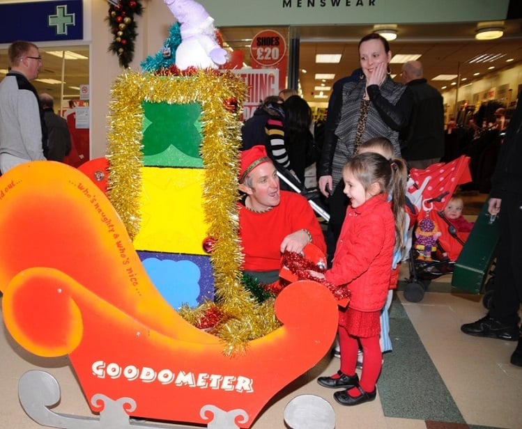 Our Good-o-Meter Elves entertaining Children at a UK Shopping Centre. Available for Xmas markets and all kinds of events.