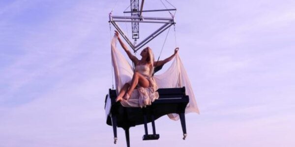 Aerial-Entertainment-For-Displays
