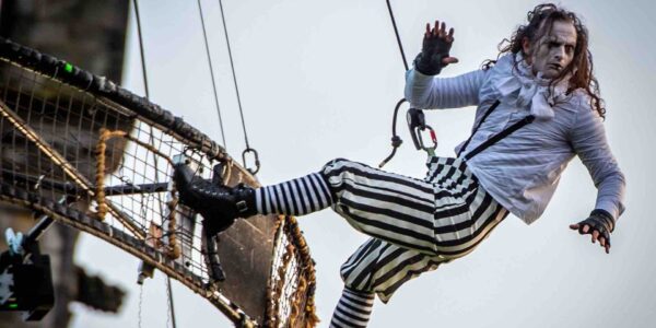 Aerial-Display-Performers-For-Hire