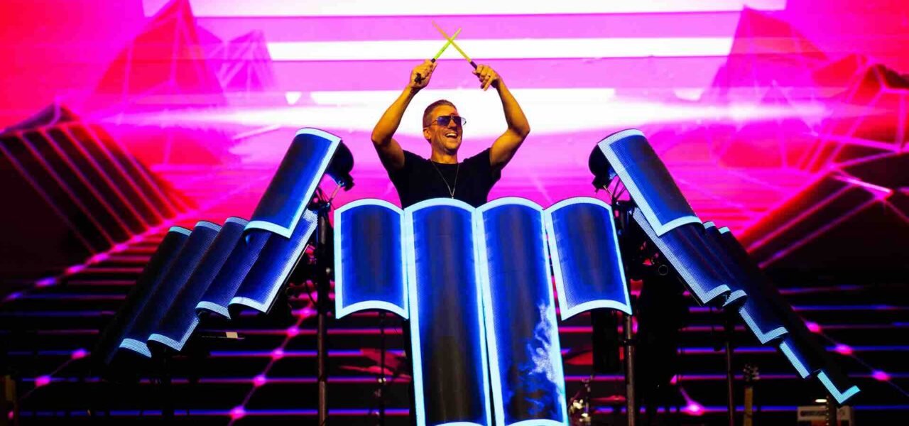 Bespoke-LED-Drummer-Show