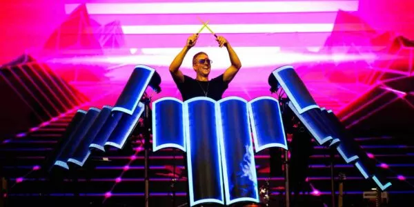 Bespoke-LED-Drummer-Show