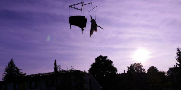 Hire-Musicians-For-Aerial-Shows