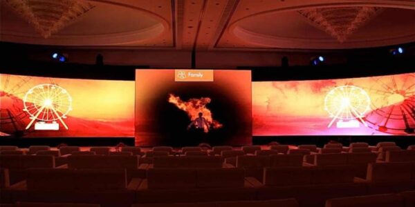 Immersive-Conference-Projections