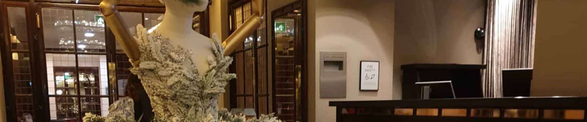 Christmas-Decorations-Reception-Waldorf-Hilton-London