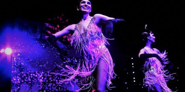 Flapper girl entertainment available to hire UK. Bespoke entertainment package for Great Gatsby Event.
