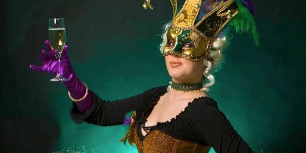 Masquerade-meet-and-greet-table-entertainment