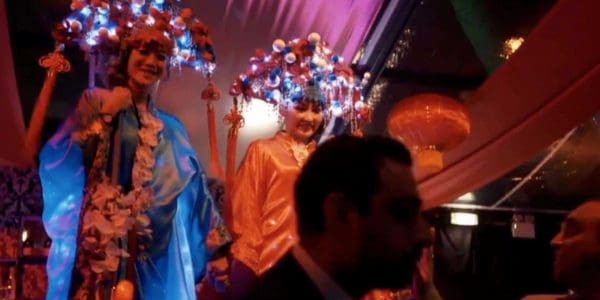 Oriental-Stilt-walkers