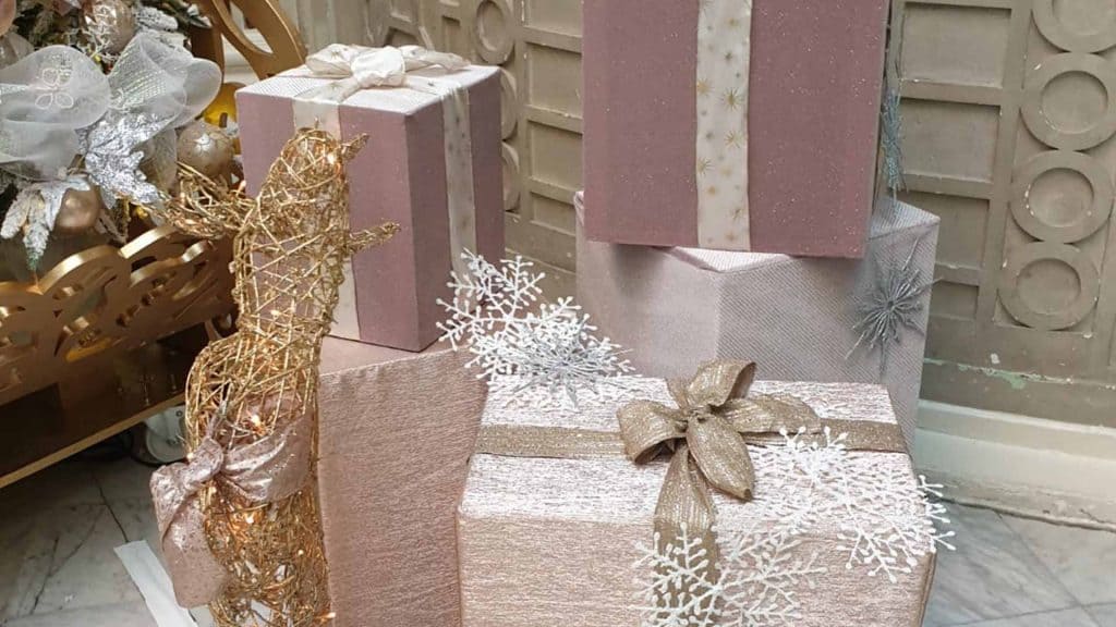 Waldorf Hilton London Christmas Tree presents.